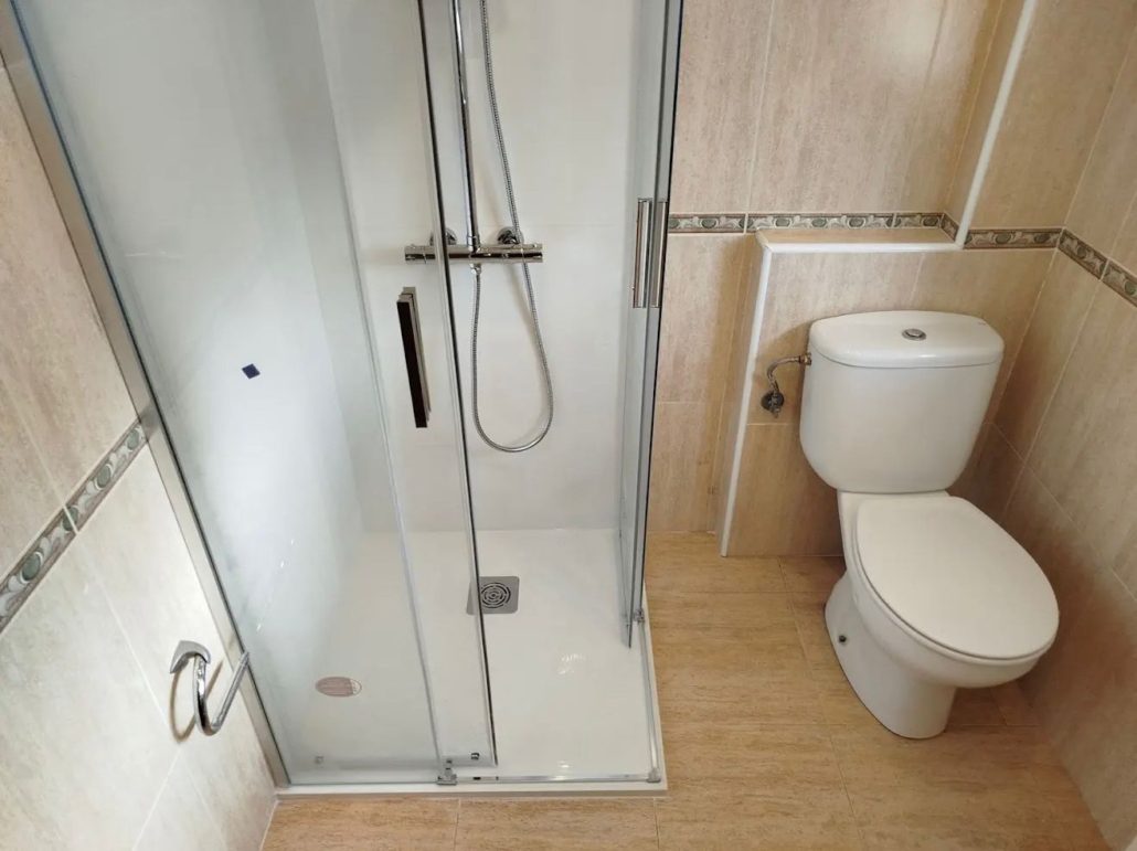 Instalación de columna de ducha termostática tras cambio de bañera